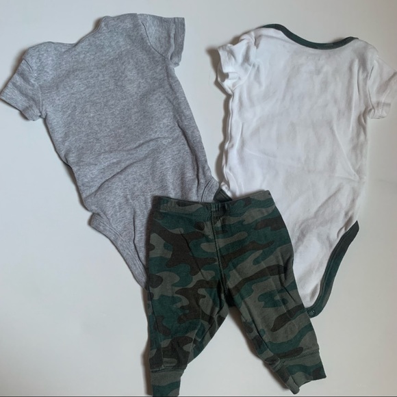 SOLD❗️ Carter’s Baby Boy Monsters Set - Picture 3 of 7